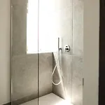 Charme Room&relax בית הארחה 4*