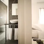 Charme Room&relax בית הארחה